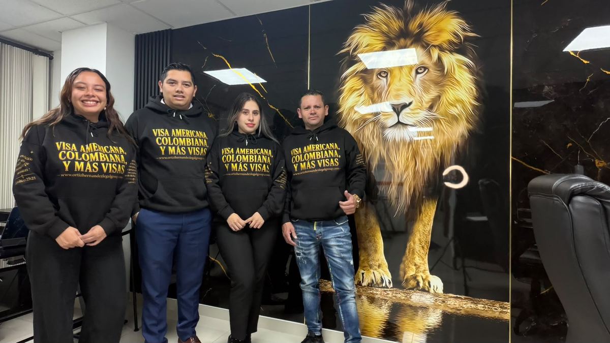 Equipo de ORTIZ&HERNANDEZ LEGAL GROUP en la oficina de Chicó, Bogotá